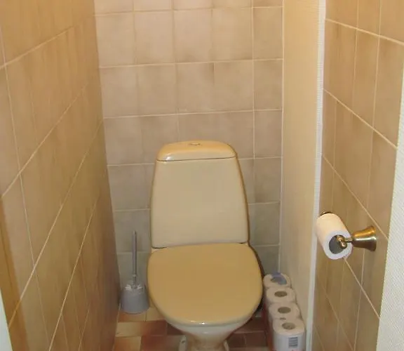 Economy Baltics - Liivamaee * Таллин